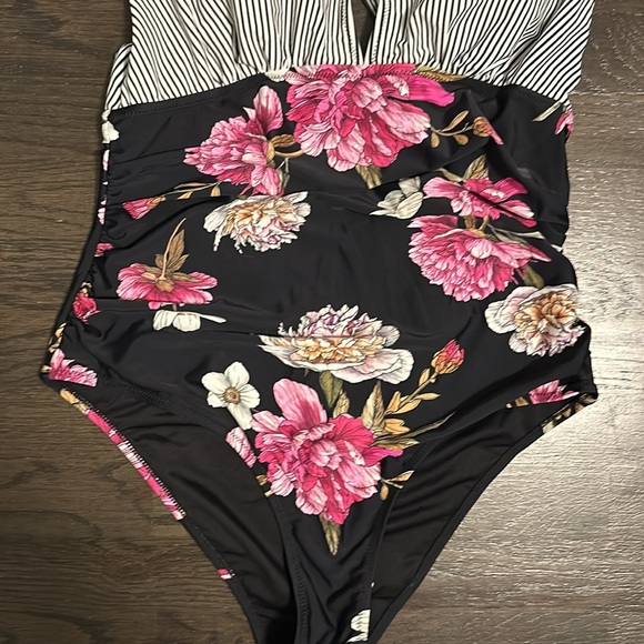 One Piece Bathing Suit - Picture 3 of 6